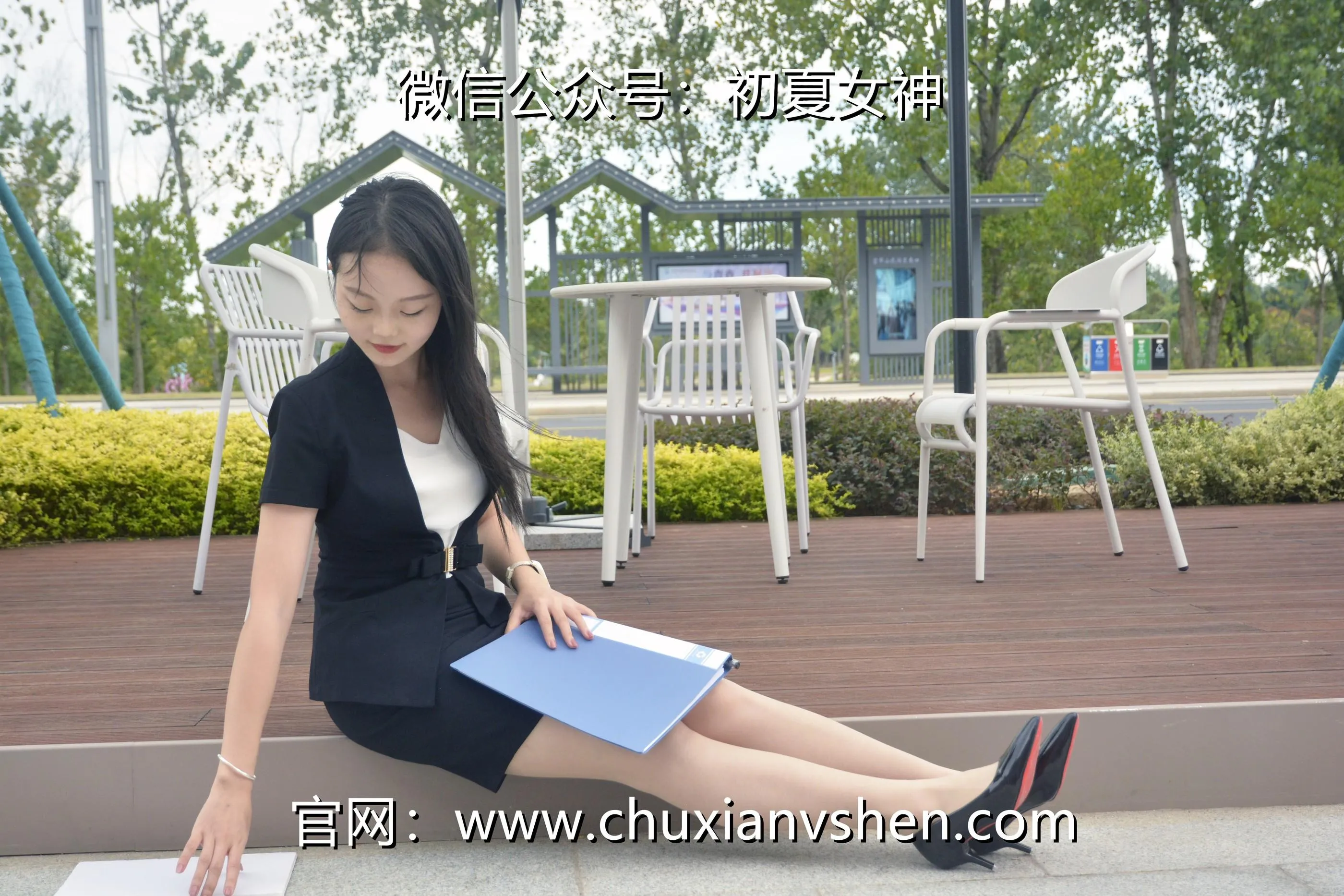 初夏女神 NO.026 双双 售楼兼职 [160P]插图2